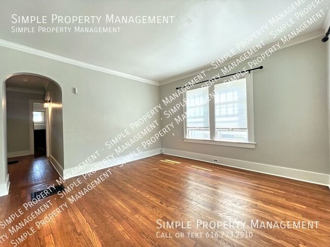 Building Photo - 737 Fulton St E