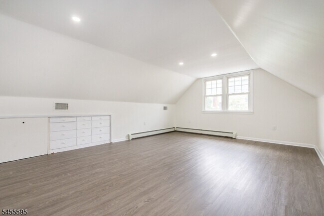 Building Photo - 58 Stanley Rd