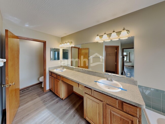 Building Photo - 160 Whittington Pl