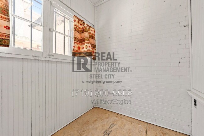 Building Photo - 121 Lake Ave