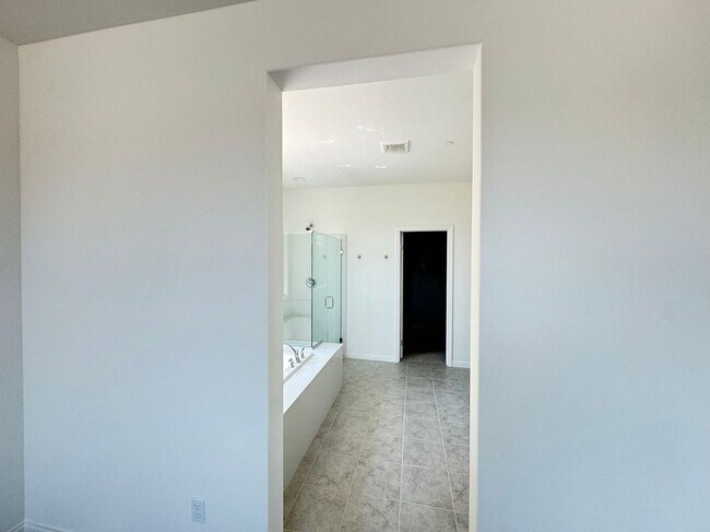 Building Photo - 12783 Mendocino Ridge Dr