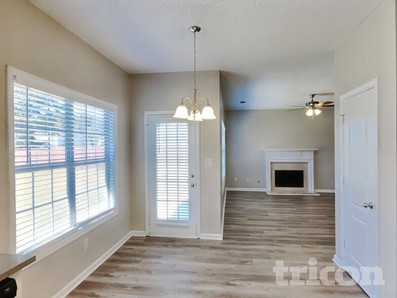 Building Photo - 10481 Sand Ct