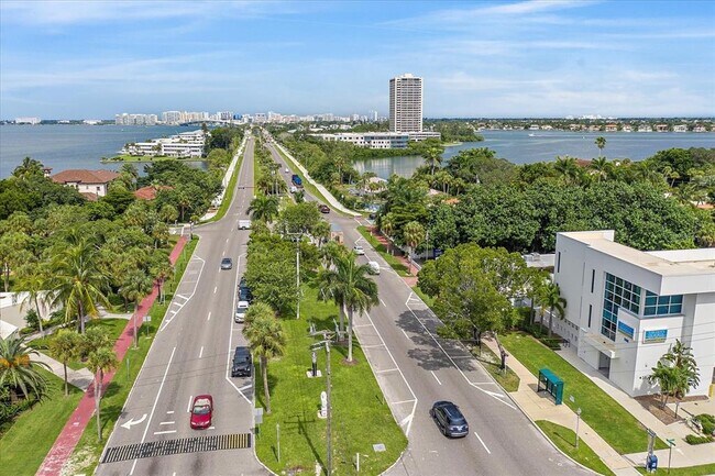 Building Photo - 618 Bayport Wy