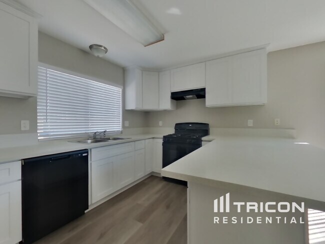 Building Photo - 13636 Rundell Dr