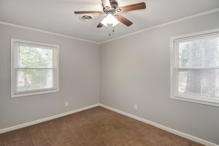 Building Photo - 1151 Lombard Dr