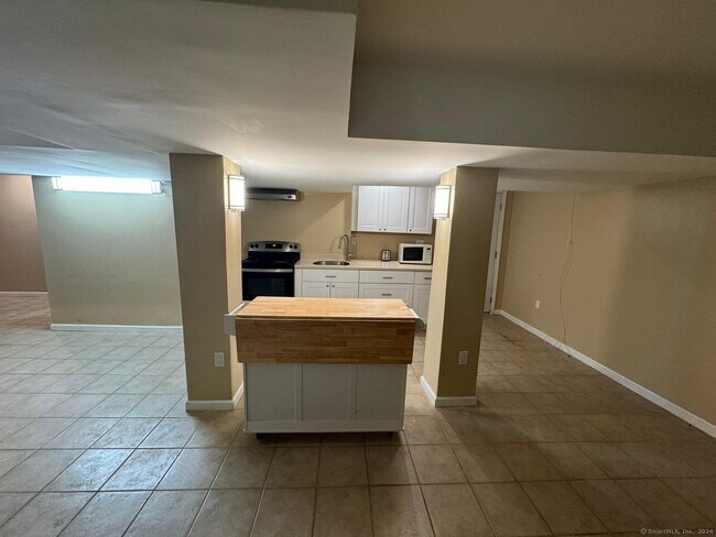 Building Photo - 59 Gilbert Ln