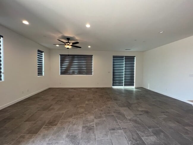 Building Photo - Beautiful 3-Bedroom 2-Bath in Tesoro Viejo