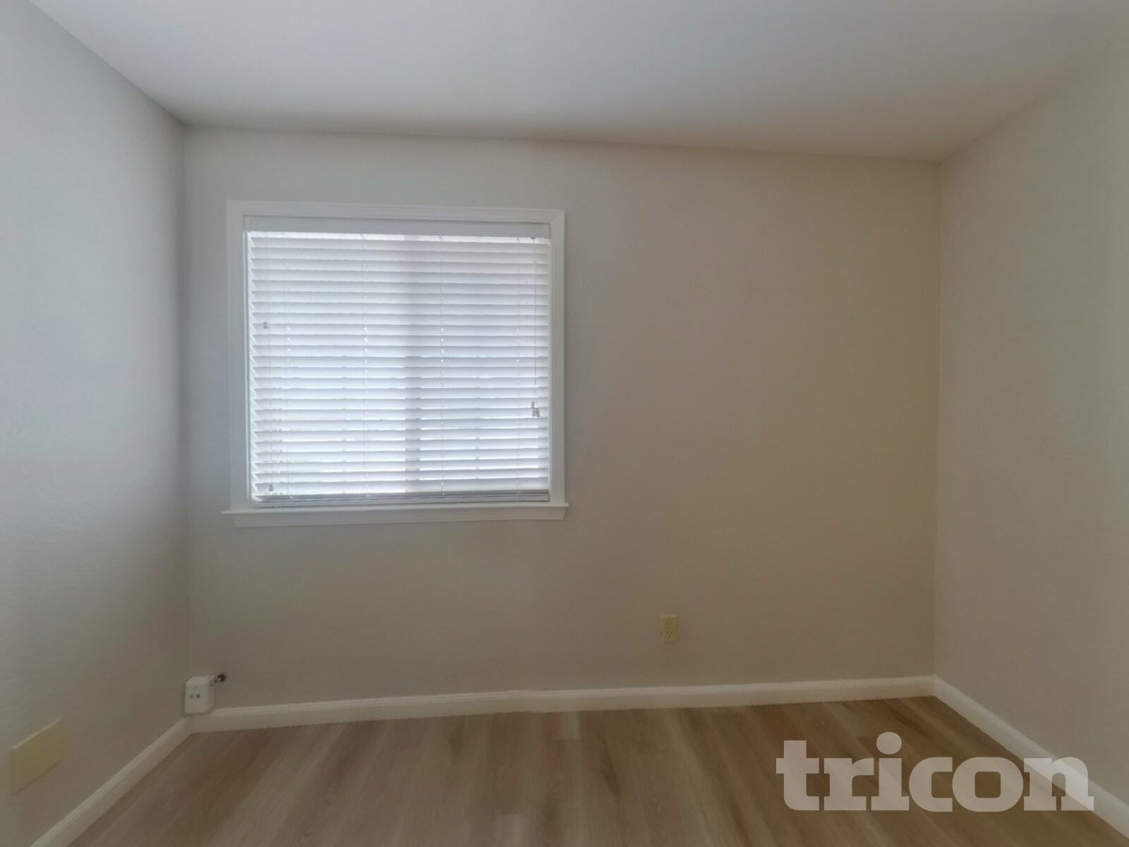 Building Photo - 520 Eider Ln