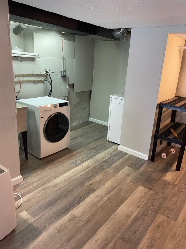 Building Photo - 1121 Cobbs St