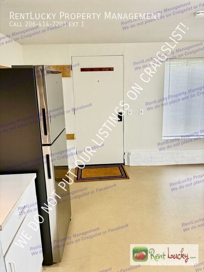 Building Photo - 1522 NE 97th St