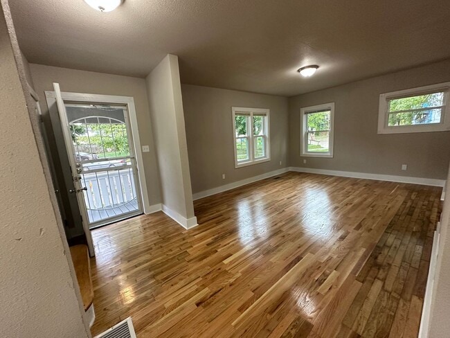 Building Photo - Renovated 2BR/1BA Rent to Own Home with Dr...