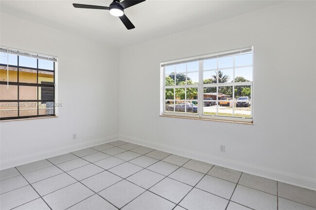 Building Photo - 875 NW 168th Dr