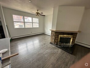 Building Photo - 3706 Iowa Dr