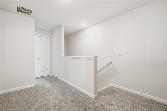 Building Photo - 3966 Oakwood Ter Ct