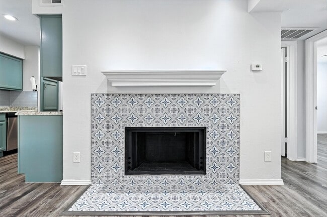 Building Photo - 5801 Lake Hubbard Pkwy