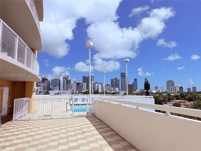 Building Photo - 900 SW 8th St