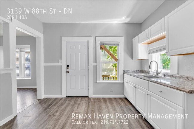 Building Photo - 3139 W 88th St