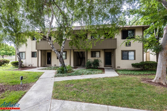 Building Photo - Dixon Landing Condo | Remodeled Kitchen | ...