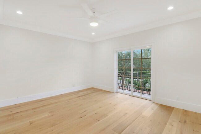 Building Photo - 142 Segovia Way