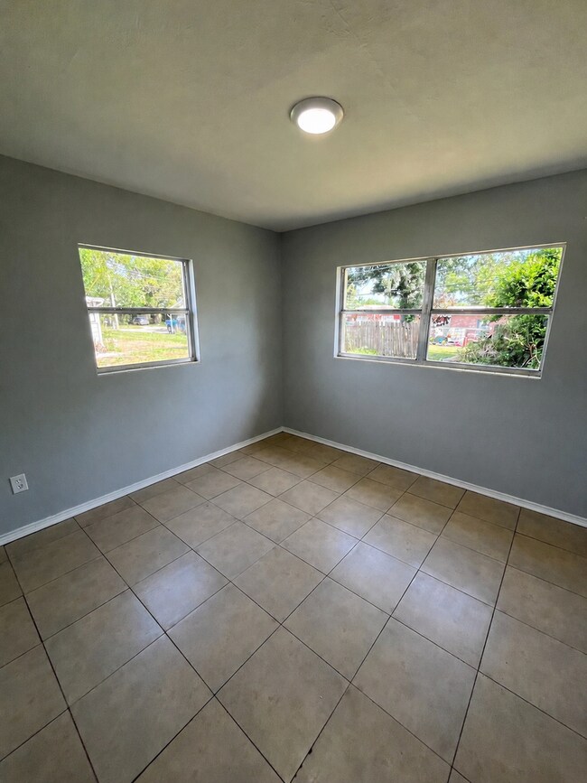 Building Photo - 538 Norfolk Cir