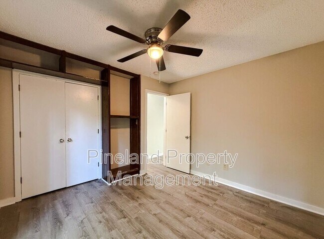 Building Photo - 321 Watergap Dr