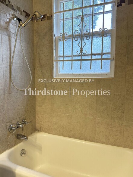 Building Photo - 435 Springfield Ct N