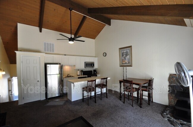 Building Photo - 12691 Junipero Serra Way