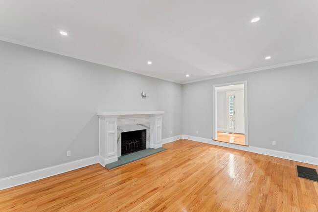 Building Photo - 80 3rd St