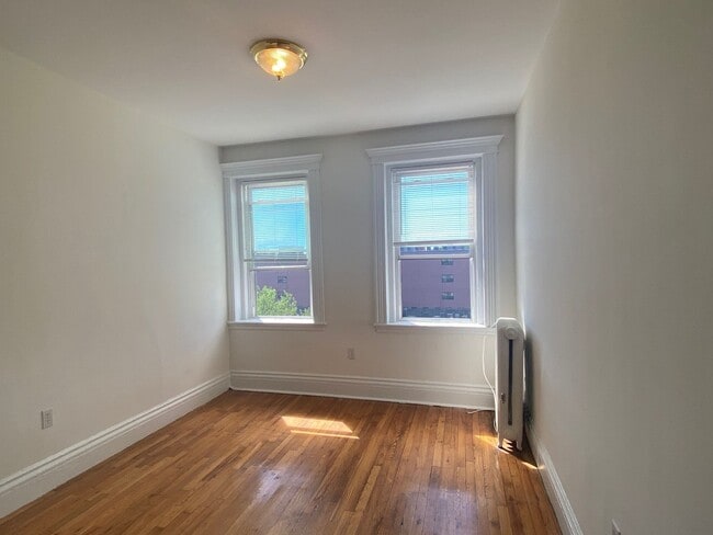 Building Photo - 1292 Commonwealth Ave