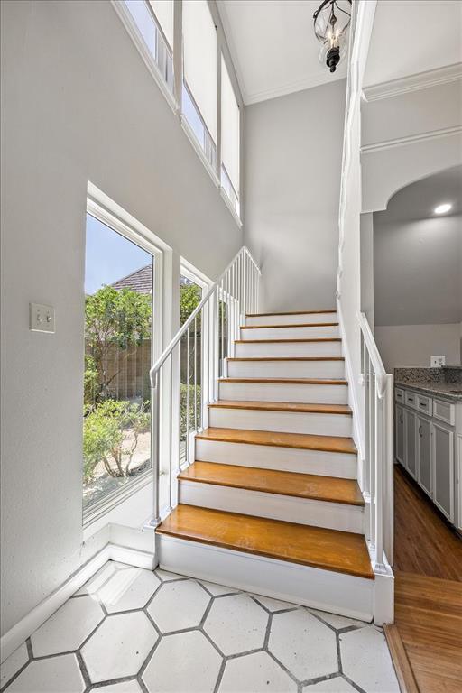 Building Photo - 627 Chadbourne Ct