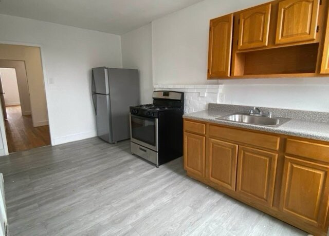 Building Photo - 446 3rd Ave