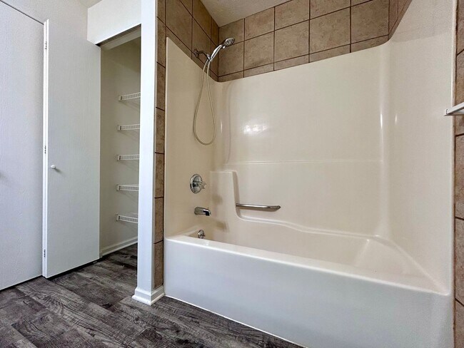 Building Photo - Two Bedroom Townhome In Southeast Grand Rapids