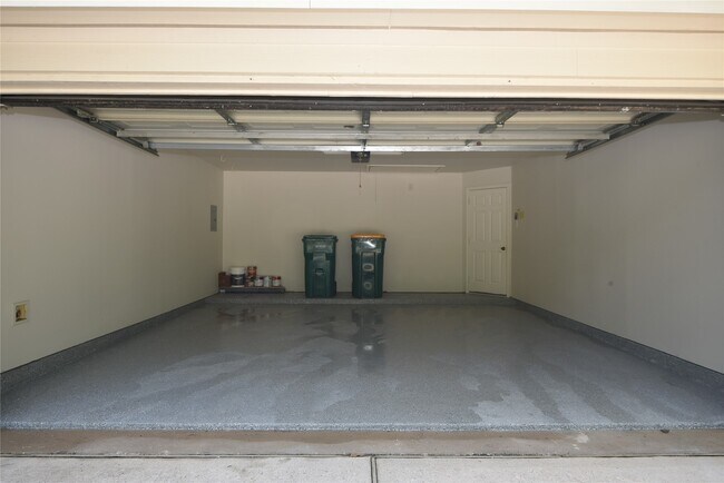 Building Photo - 166 Burgandy Vine Ct