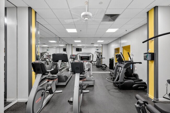 Building Photo - 3400 N Ocean Dr