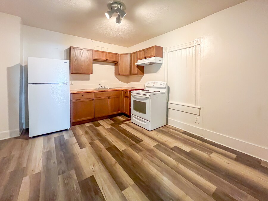 Building Photo - 1005 Maplewood Ave