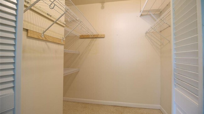 Building Photo - 1001 Brookside Dr