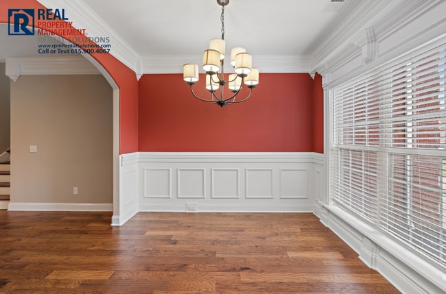 Building Photo - Gorgeous, all brick 4bd 3.5ba home in Smyrna! Attached garage and washer/dryer included!