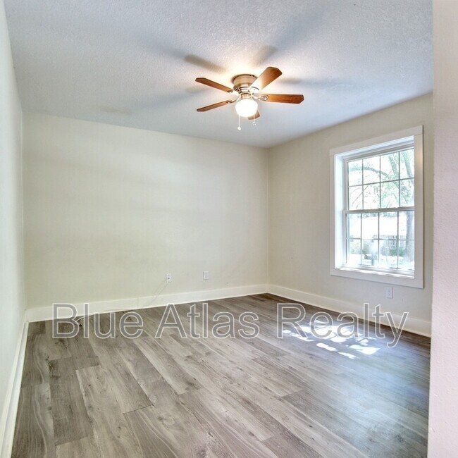 Building Photo - 5708 Flamingo Ct