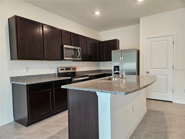 Building Photo - 11115 Crescent Deer Dr