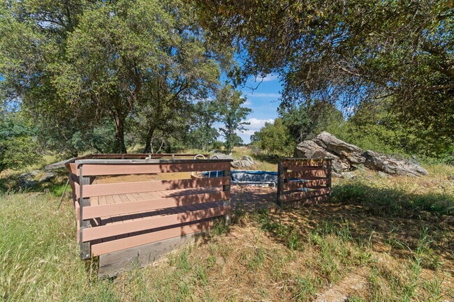 Building Photo - 31331 Auberry Rd