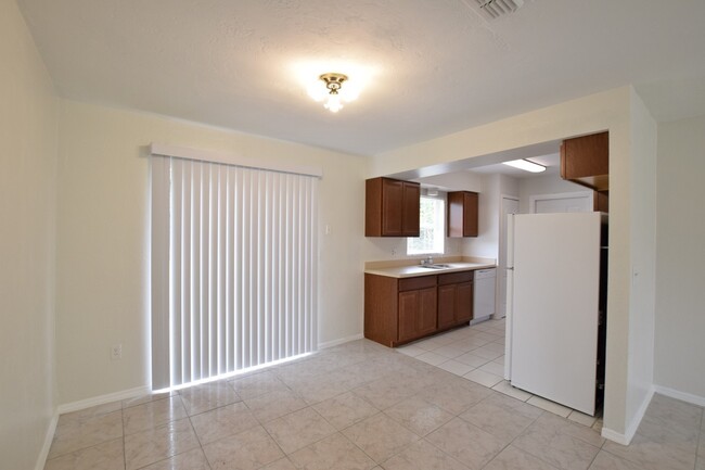 Building Photo - Charming 3 Bed 2 Bath Home for Rent in Del...