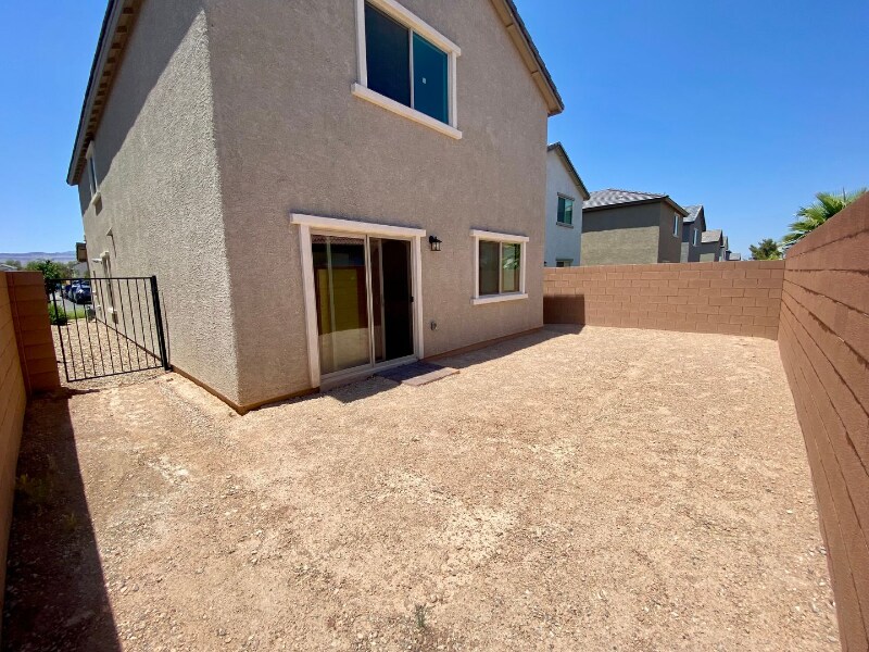 Building Photo - 5676 Golden Orch St