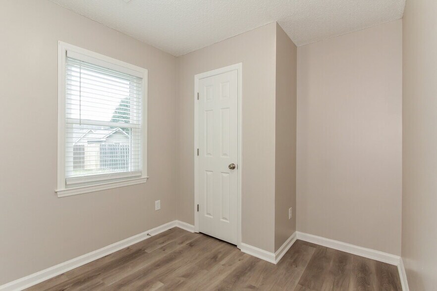 Building Photo - 4907 Hunters Knoll Dr