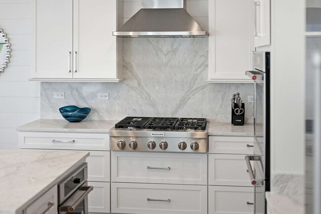 Building Photo - 419 Lakefront Dr