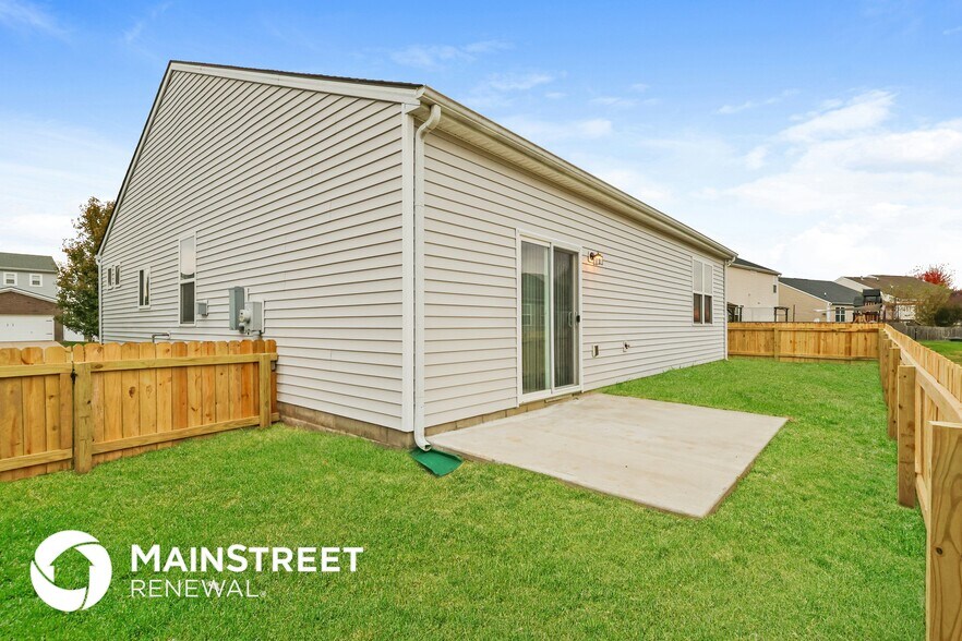 Building Photo - 6041 Edgemont Way