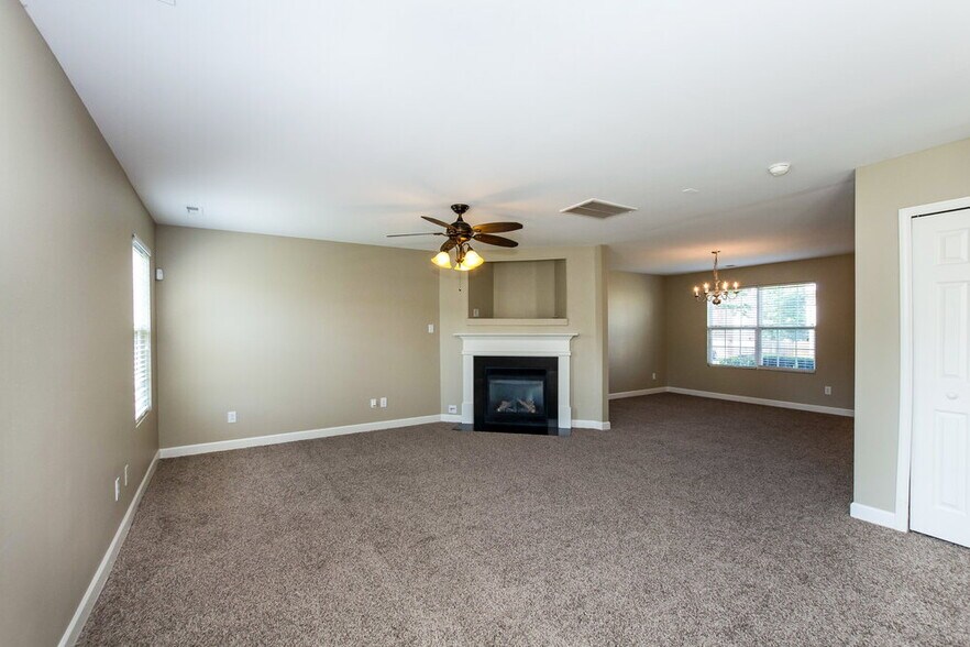 Building Photo - 1928 Slumber Oaks Ct