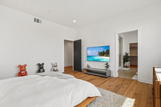 Building Photo - 1122 Panorama Way