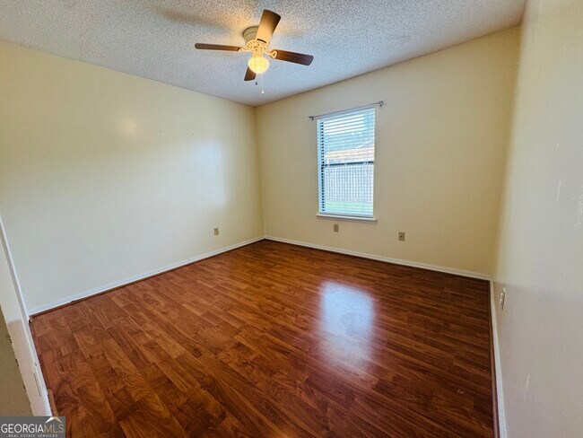 Building Photo - 101 Pleasant Breeze Way