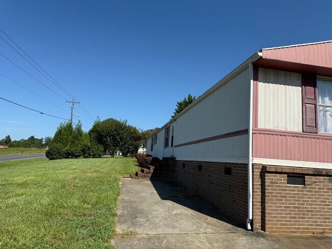Building Photo - Charming Rural Home with Large Yard & Storage