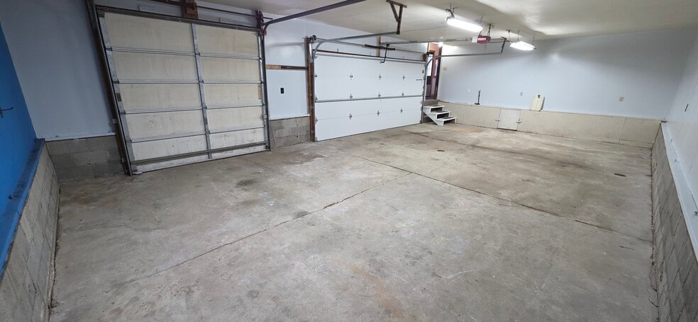 Garage - 8295 Limeridge Rd